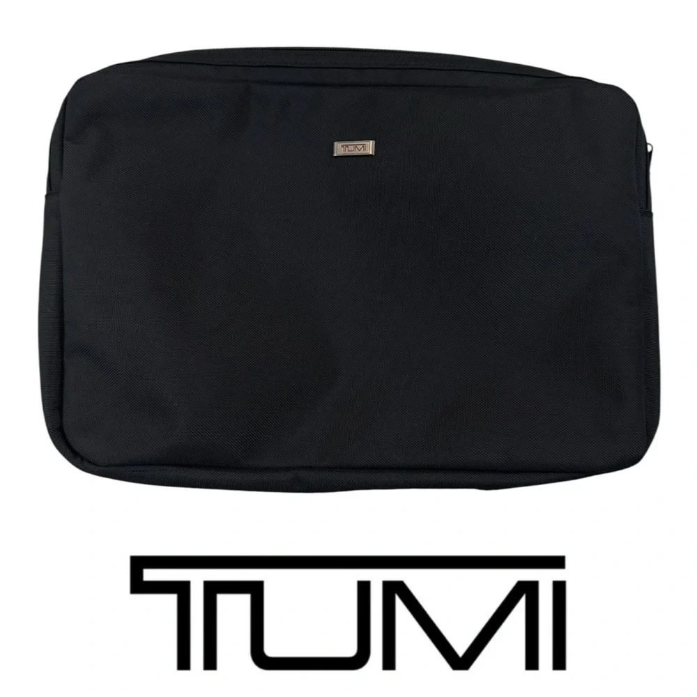 Tumi Classic Black Laptop Cover
